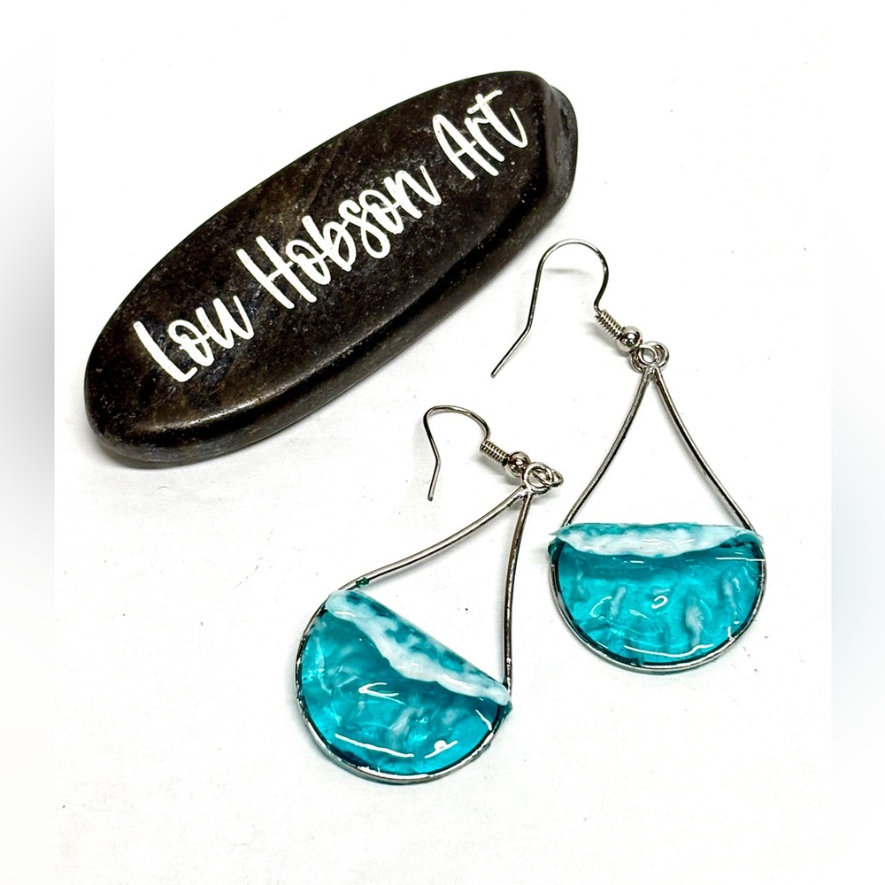 HAND CRAFTED Beach Wave 3D Resin Art Dangle Earrings, Handmade Fun Coastal Drop